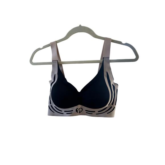Lot of 2 Seamless Comfort Bras Size L – Black & Nude - Picture 1 of 6